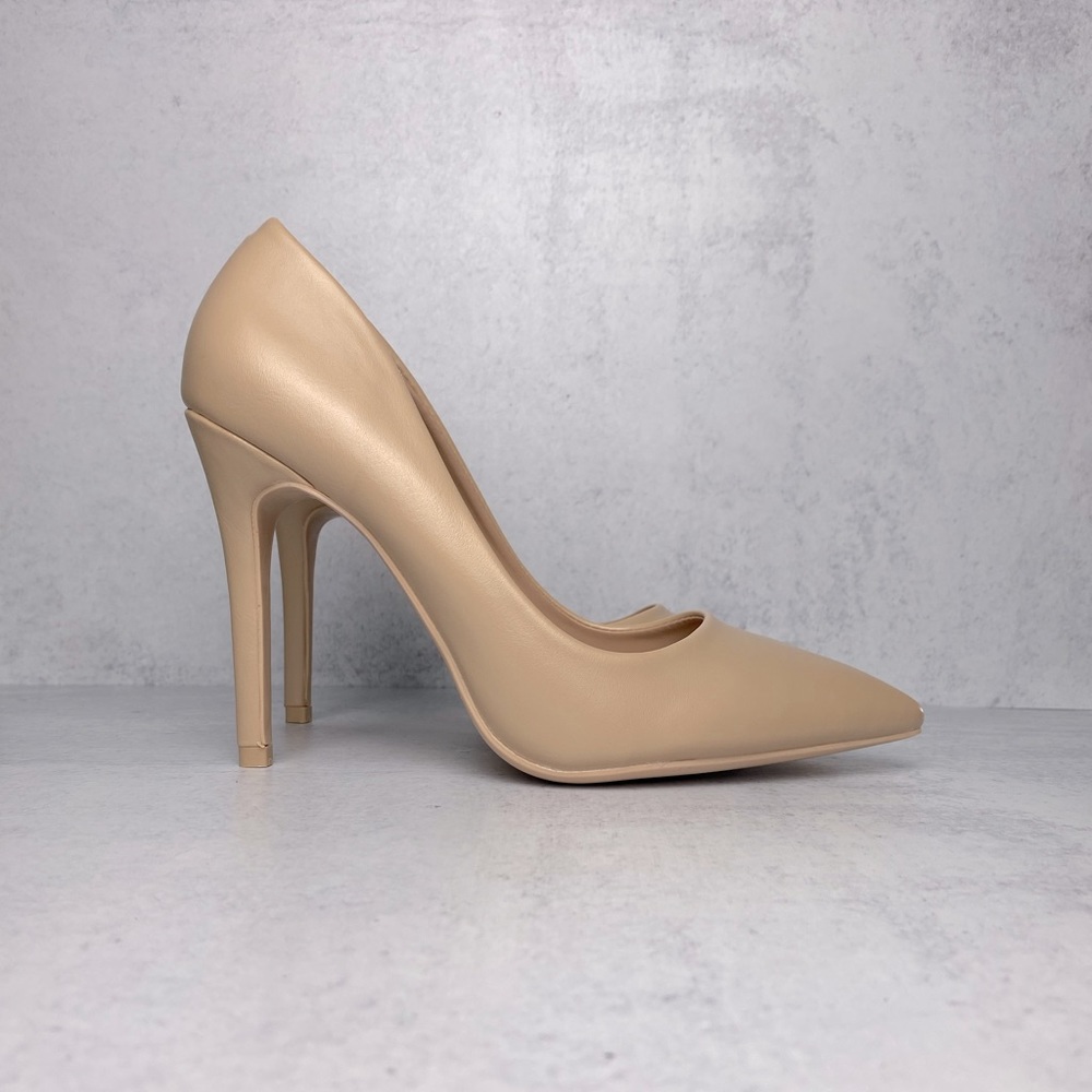 Nude Heels Size 8.5